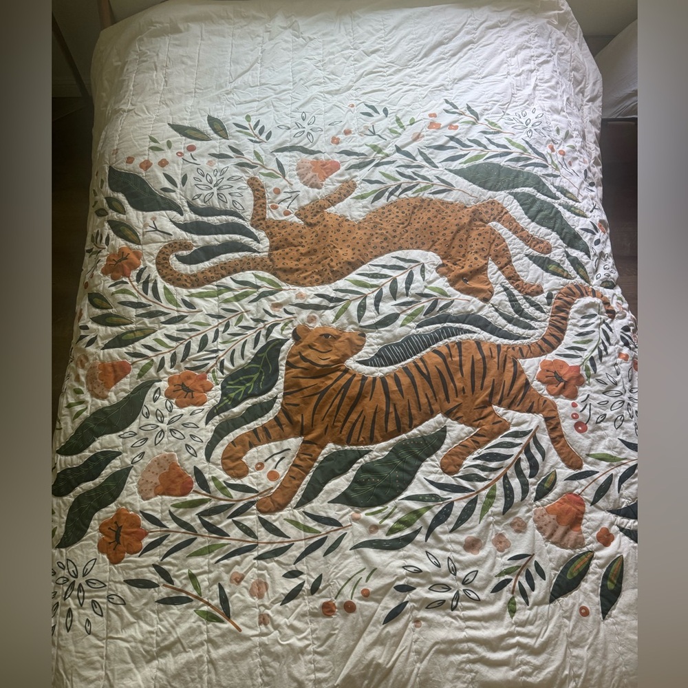 Crate & Barrel- Marrakech Tiger 100% Organic Cotton Kids Full/Queen Quilt - Picture 2 of 8